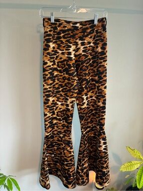 Park Avenue Leopard Bell Bottom Pants – Size Small (Fits Up to a Large)